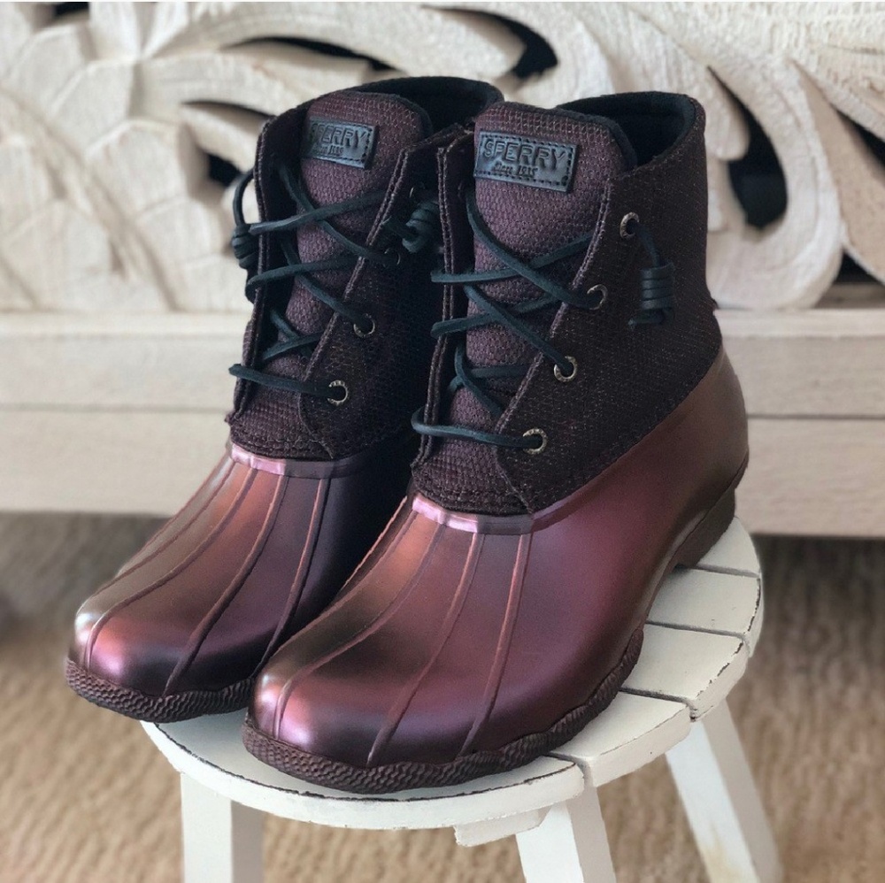 ISO***** SPERRY METALLIC DUCK BOOTS